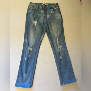 EST 1946 Denim Contemporary Blue Jeans Distressed with Natural Fading Sz-6. F8